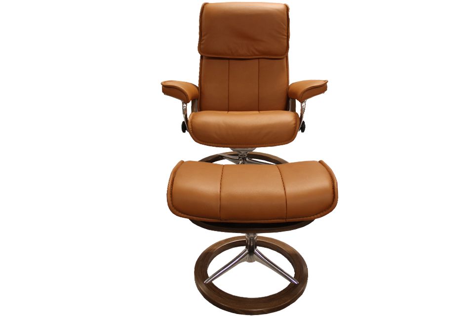 Ekornes Stressless Admiral Signature Large Recliner And Ottoman 4131 Redekers Furniture