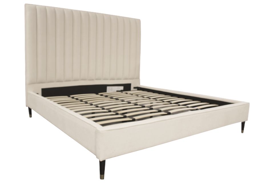 Kuka Queen Upholstered Bed