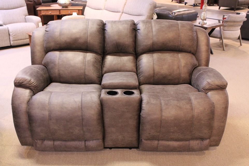 Homestretch Manual Reclining Loveseat With Console 